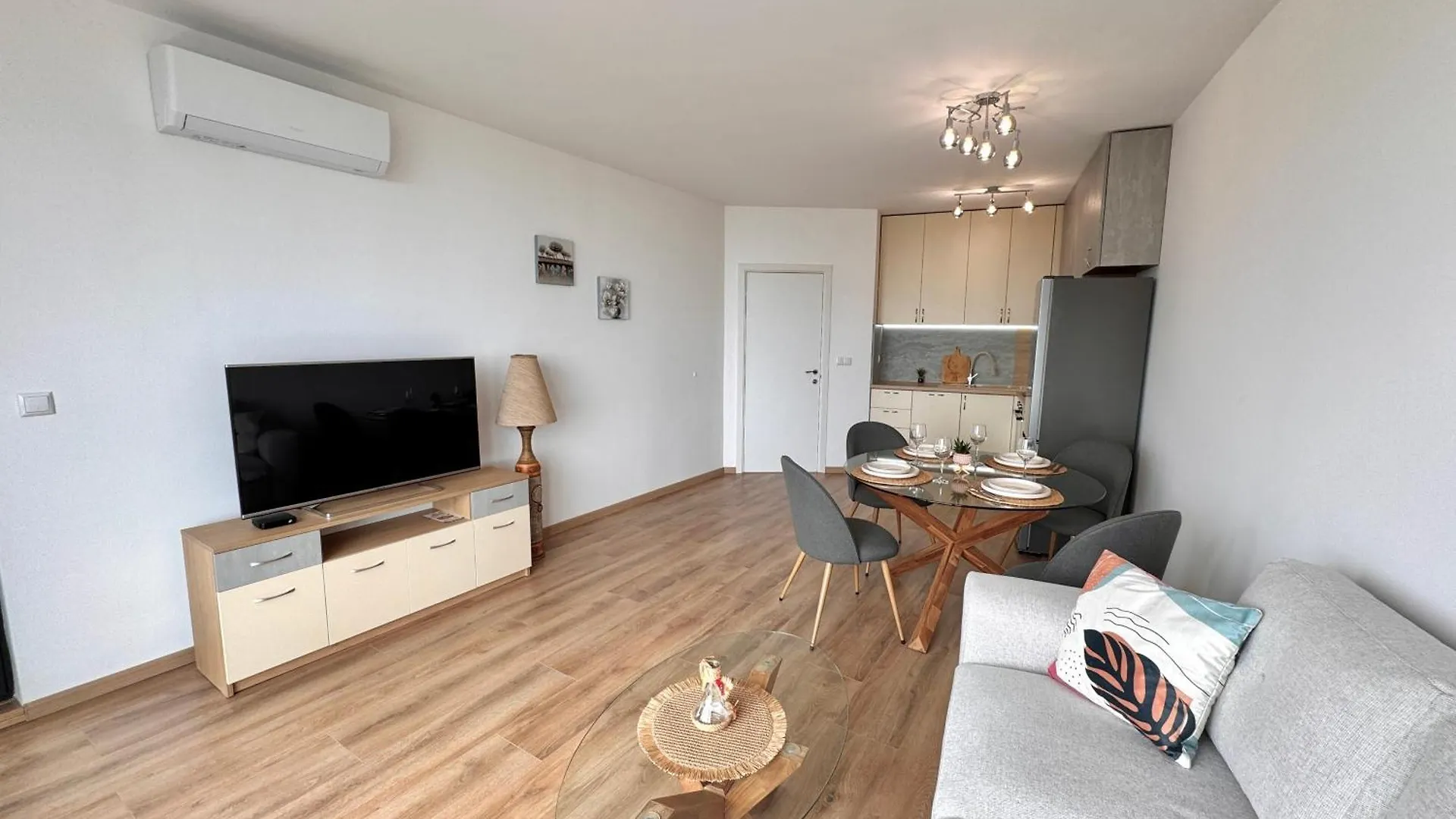 New Apartment In Breeze Home With Panoramic Sea View And Parking Varna 0*,